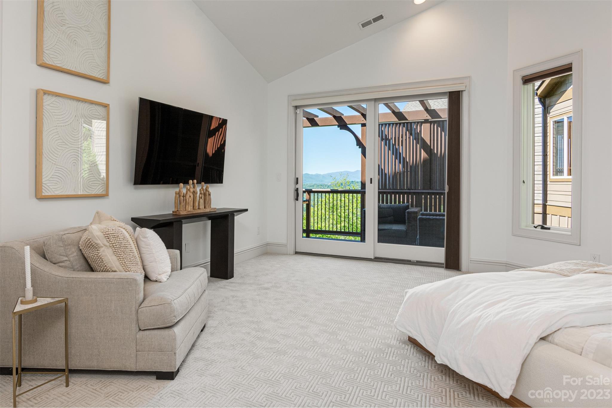 Reynolds Mountain - Residential