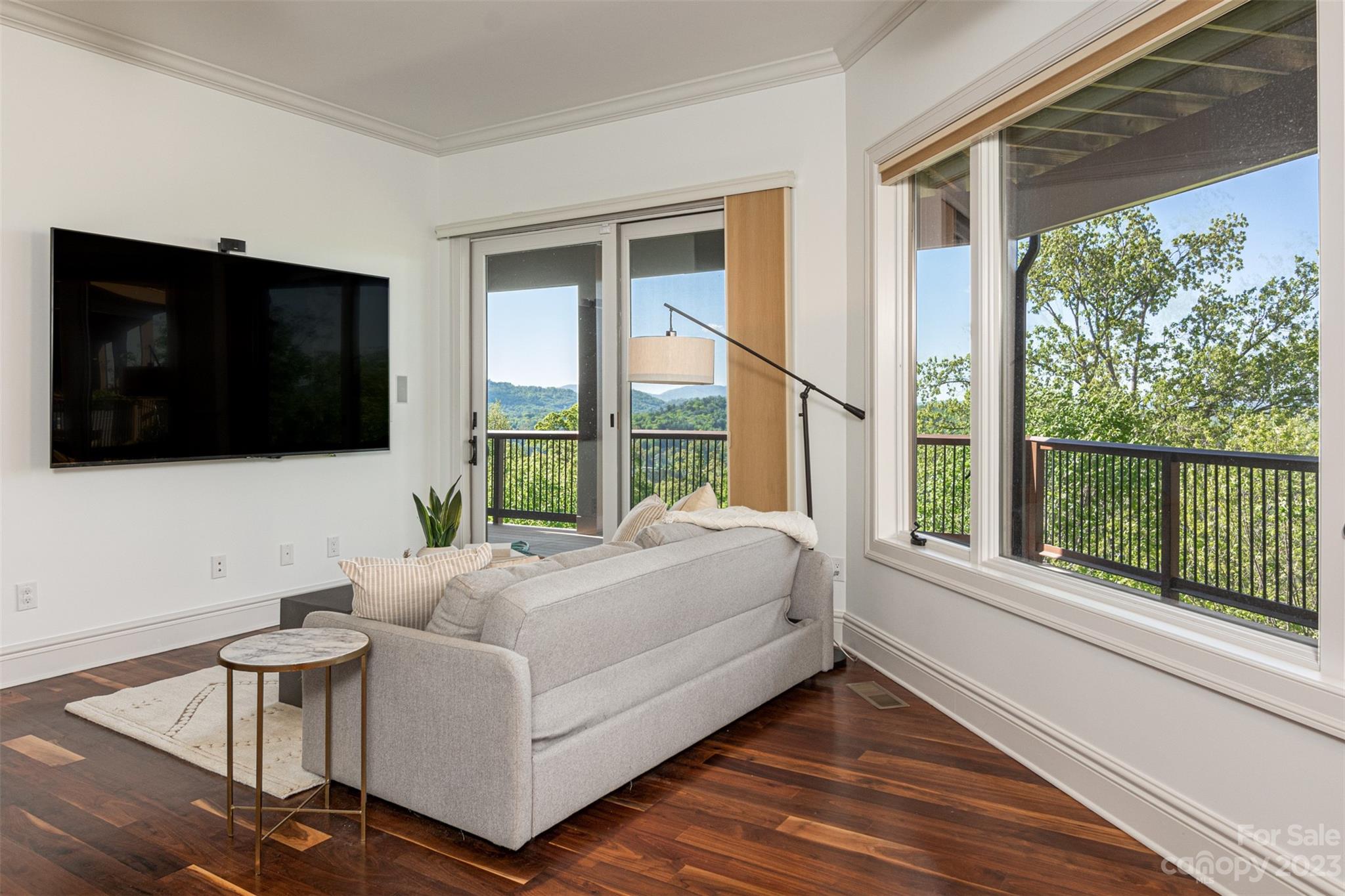 Reynolds Mountain - Residential