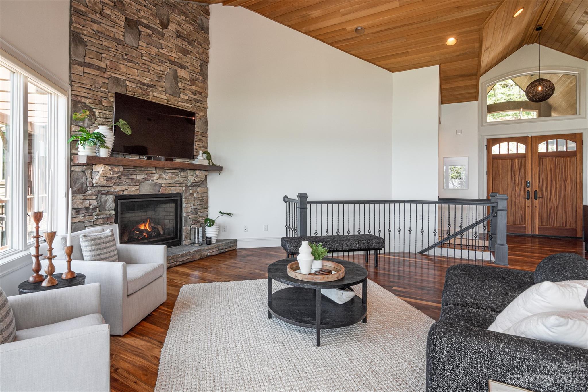 Reynolds Mountain - Residential