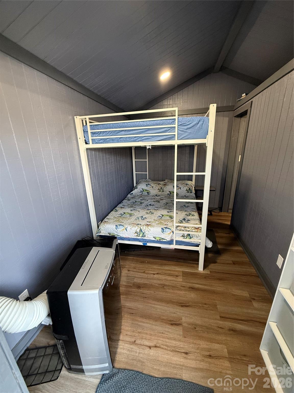 Twin Harbor - Residential