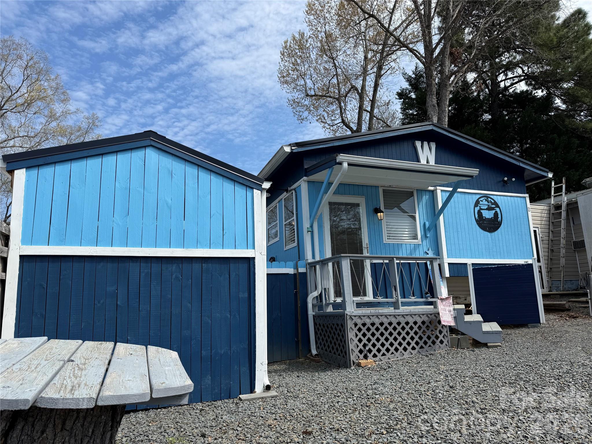 115 Hollywood Trail A79