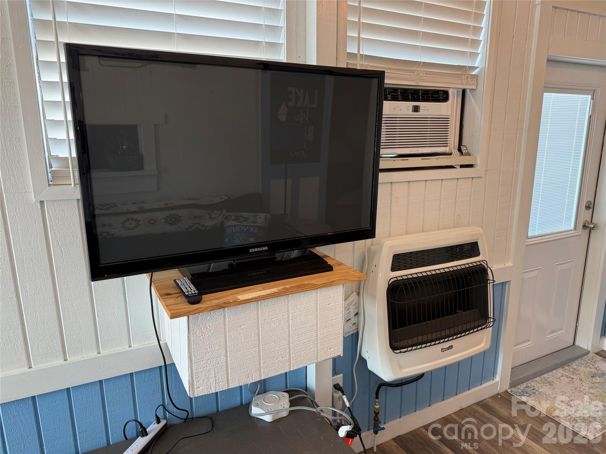 Twin Harbor - Residential