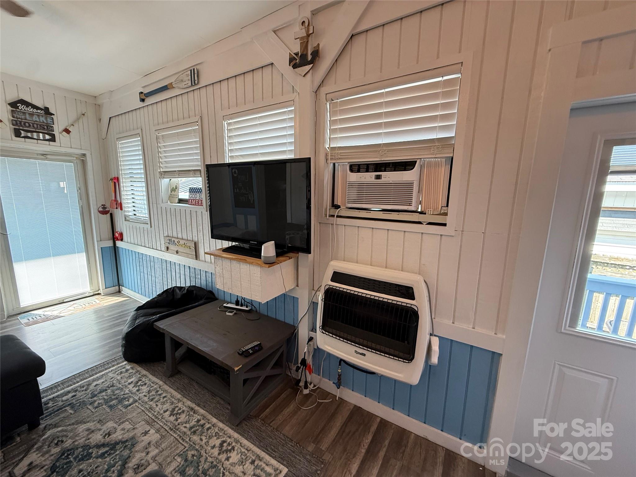 Twin Harbor - Residential