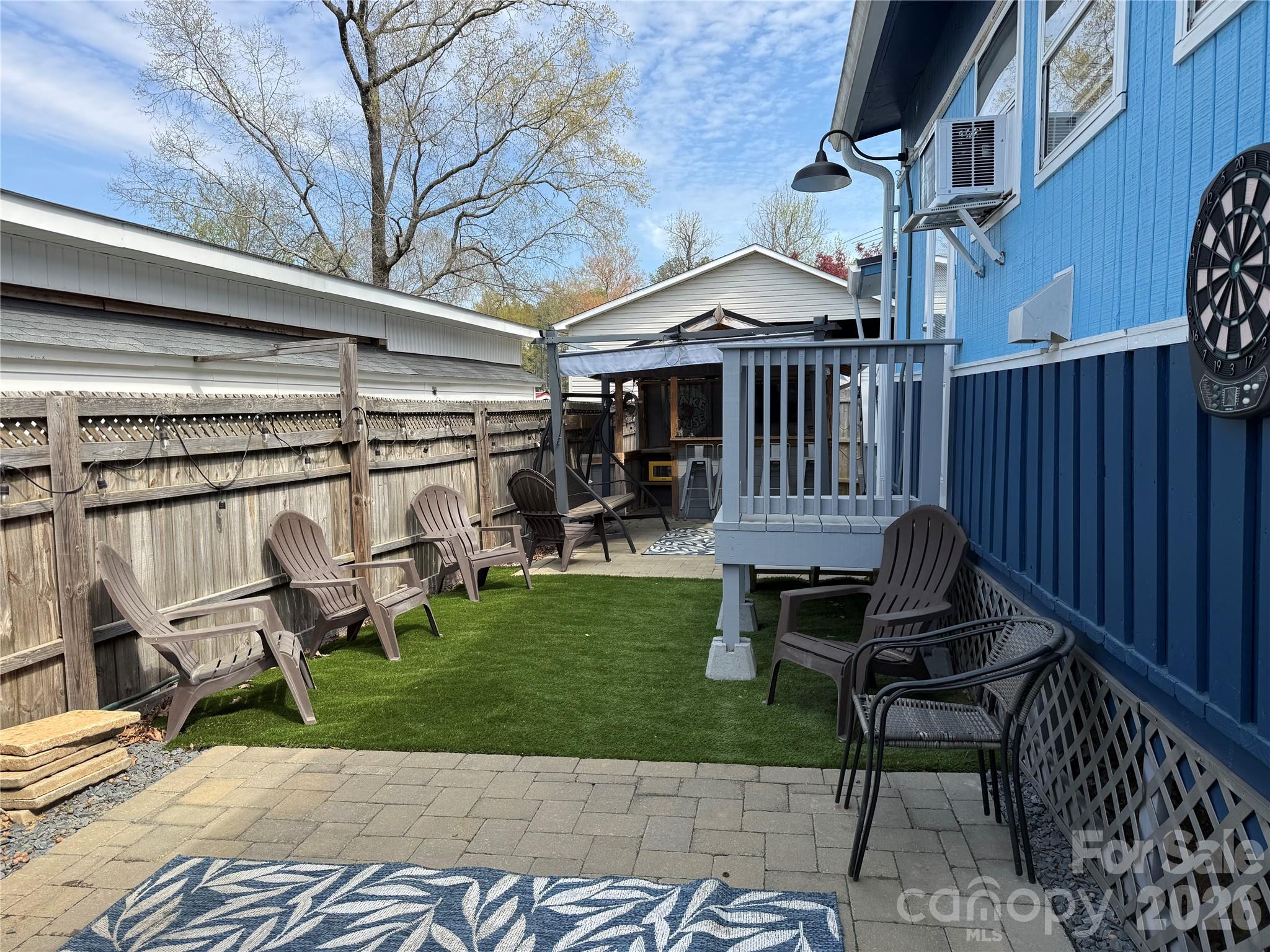 115 Hollywood Trail A79