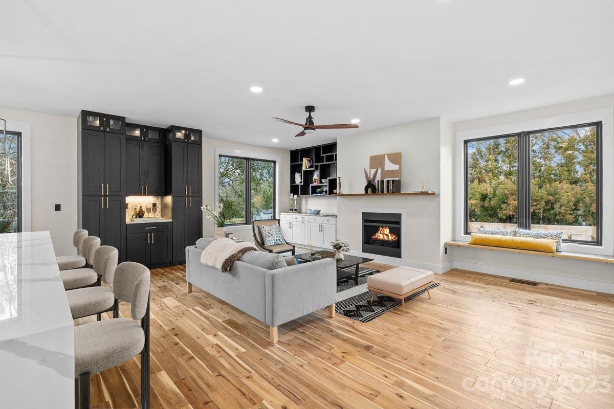 Plaza Hills - Residential