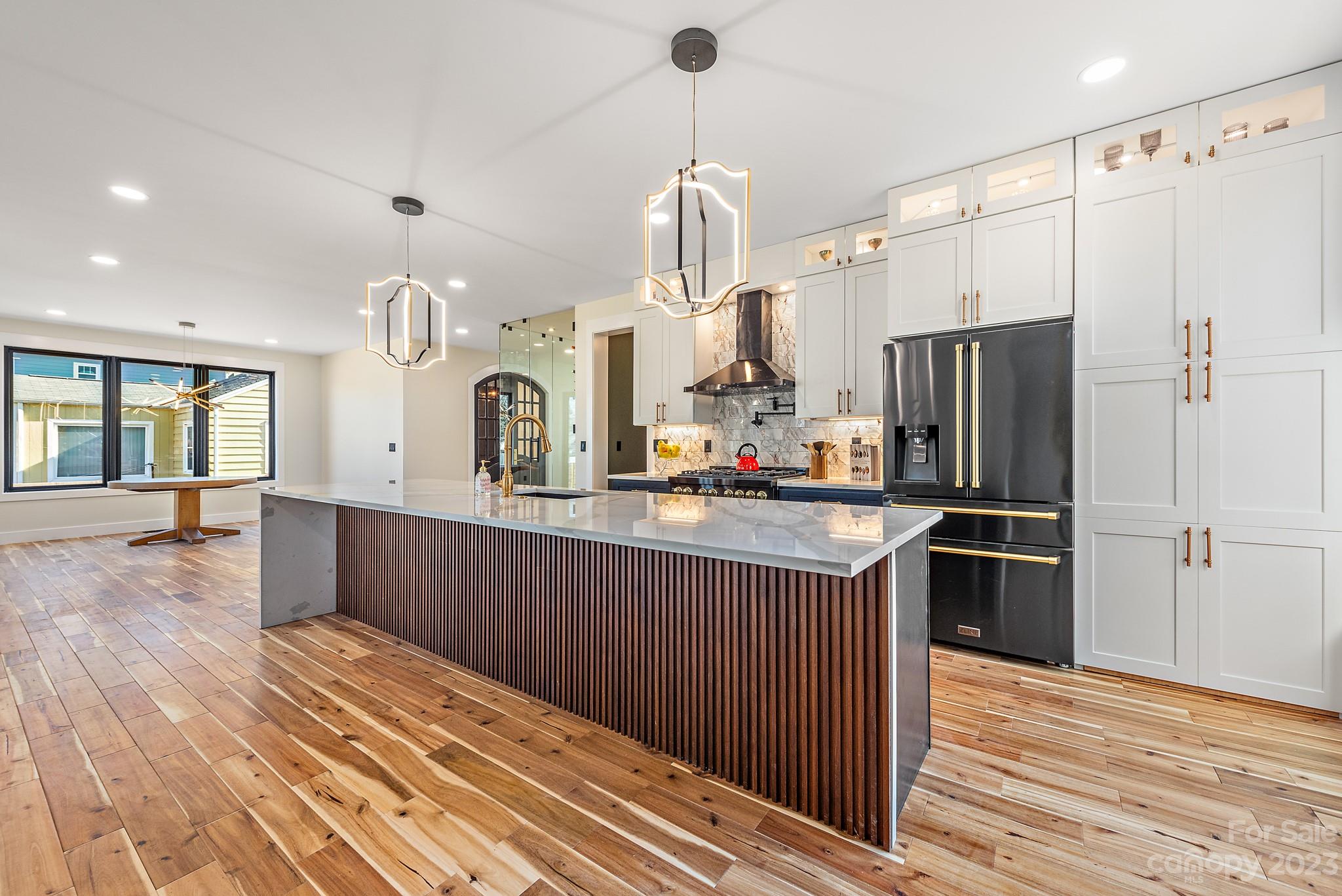 Plaza Hills - Residential