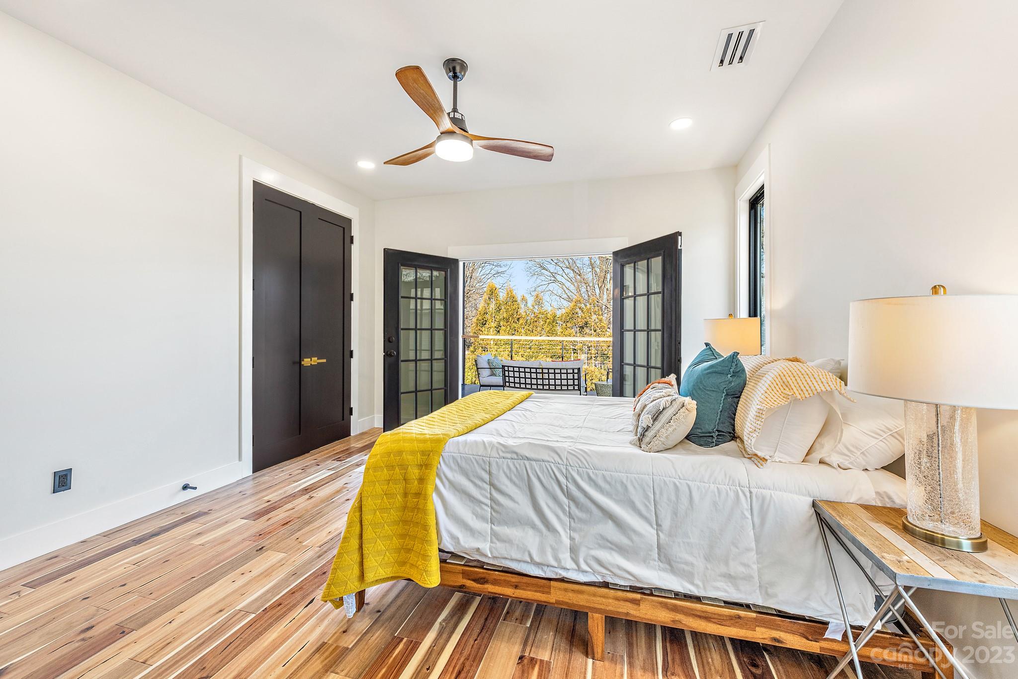 Plaza Hills - Residential