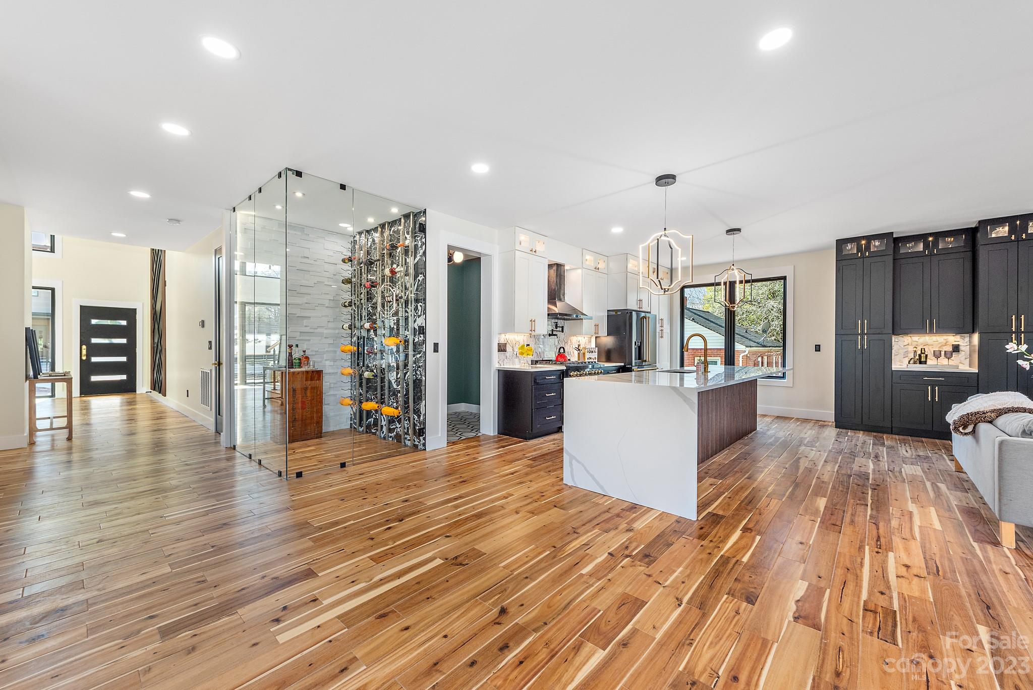 Plaza Hills - Residential