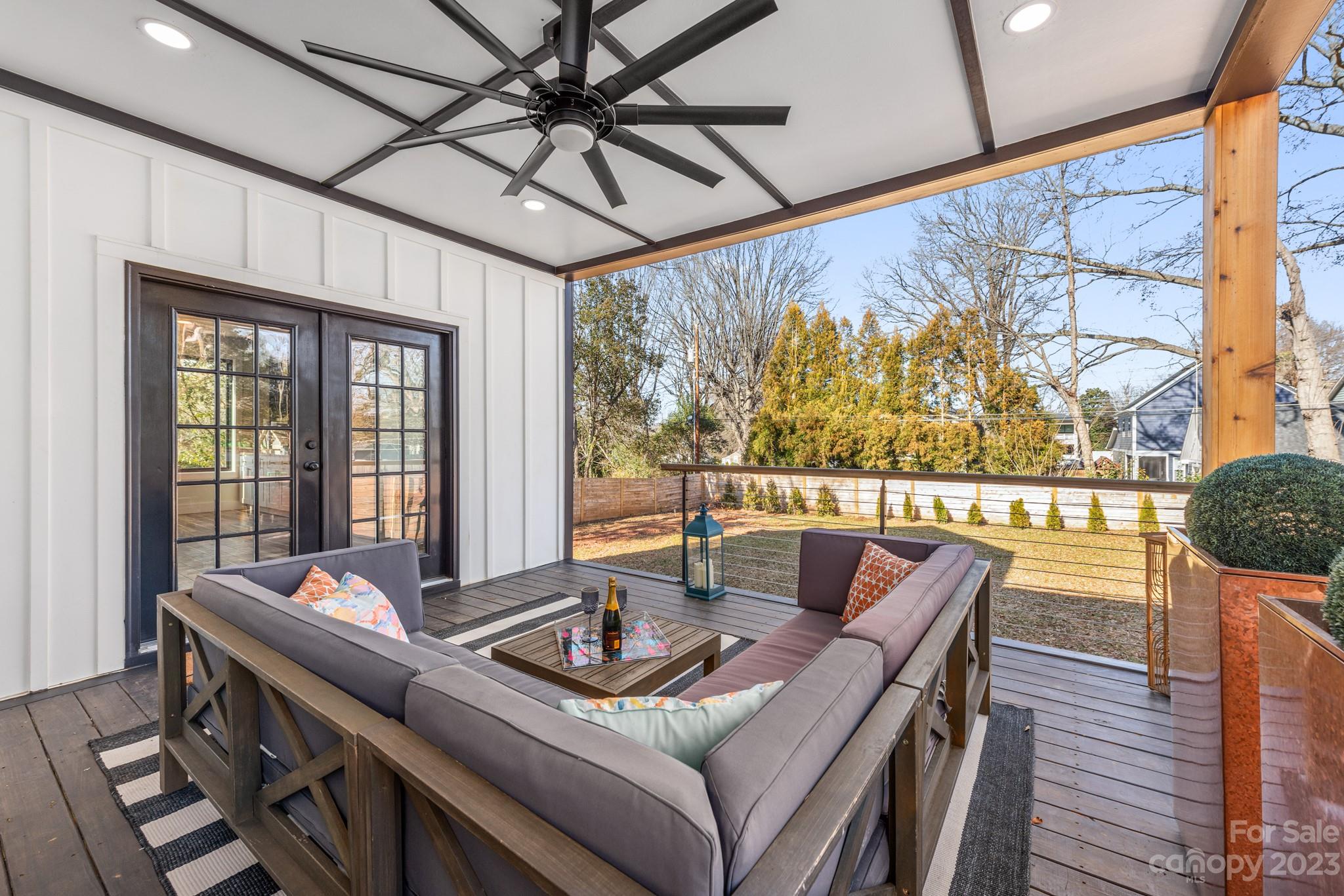 Plaza Hills - Residential