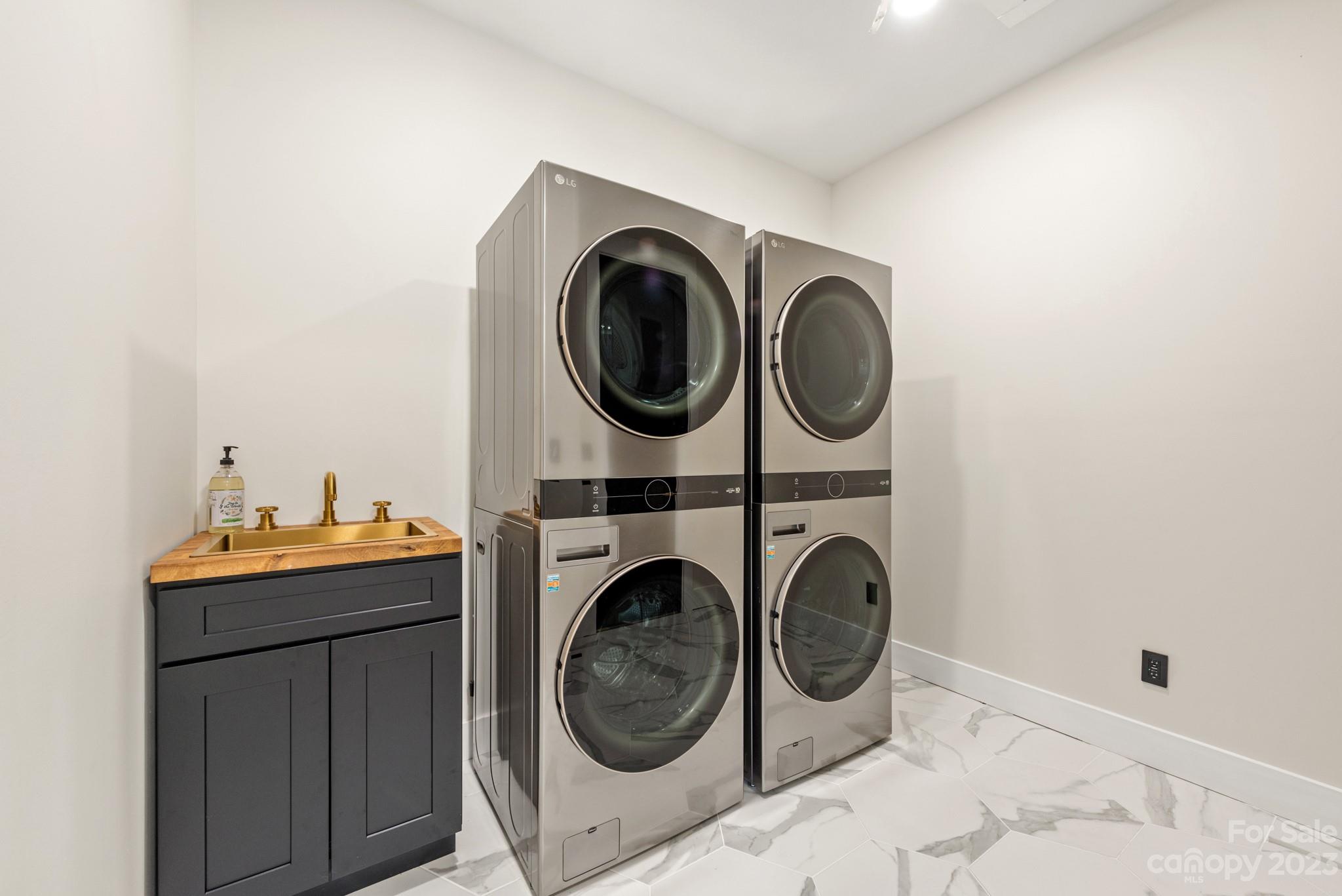 Plaza Hills - Residential