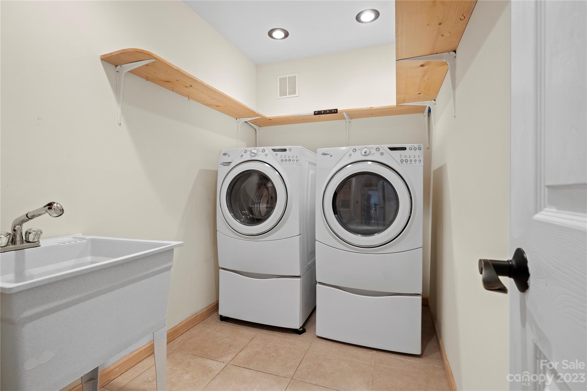 Gateway Mountain - Residential