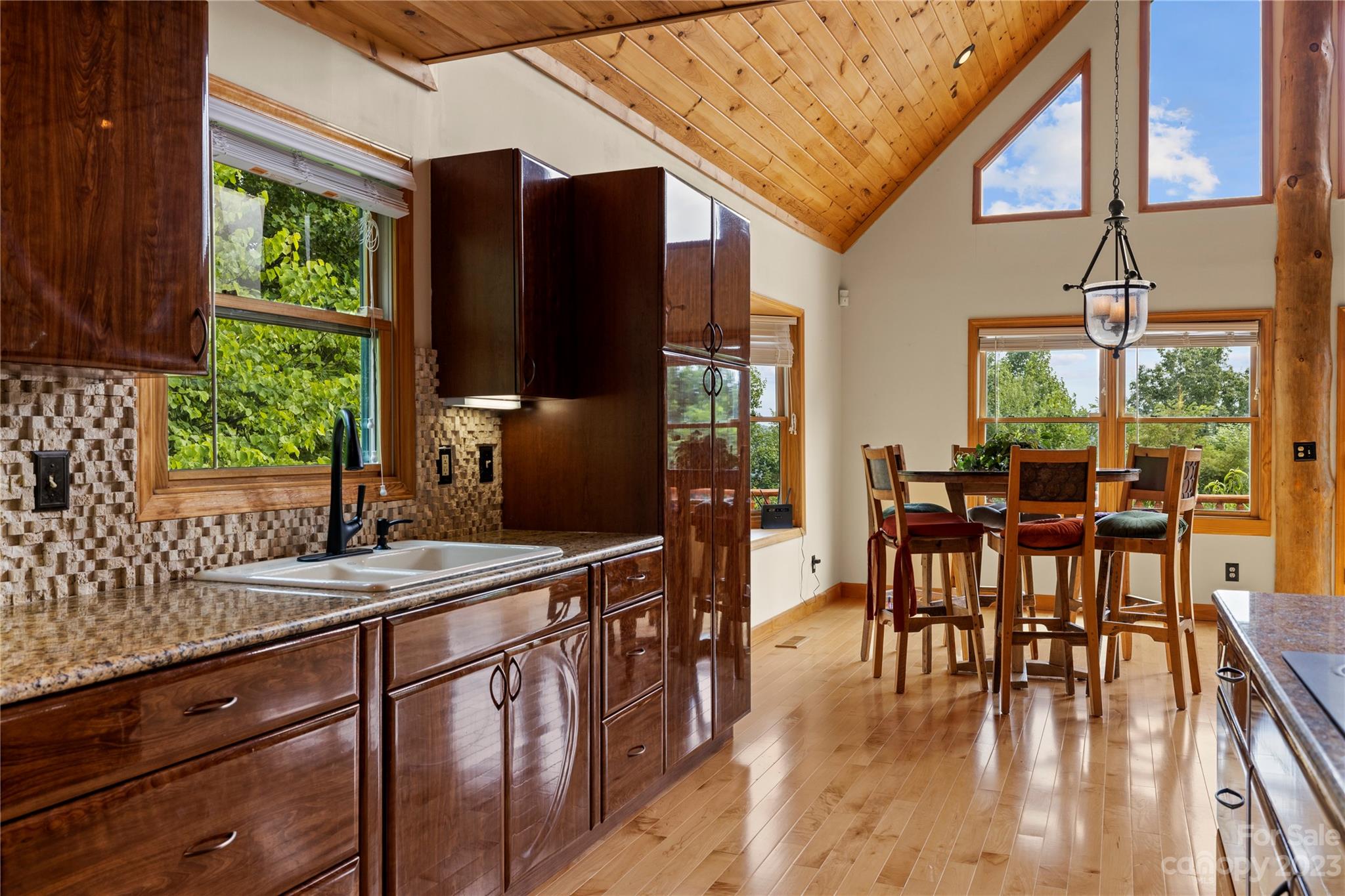 Gateway Mountain - Residential