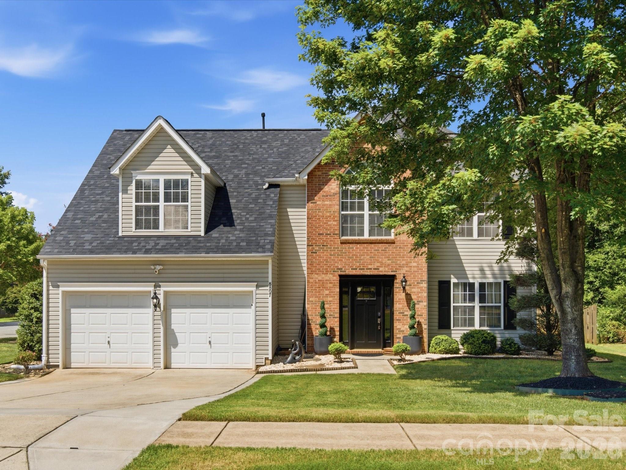 8807 Royal Bluff Drive