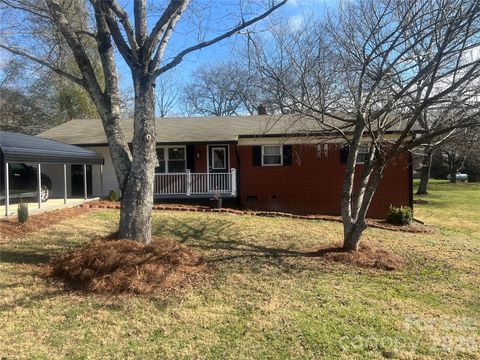 Photo of 2563 Marble Street, Newton, NC 28658 (MLS # 4338692)