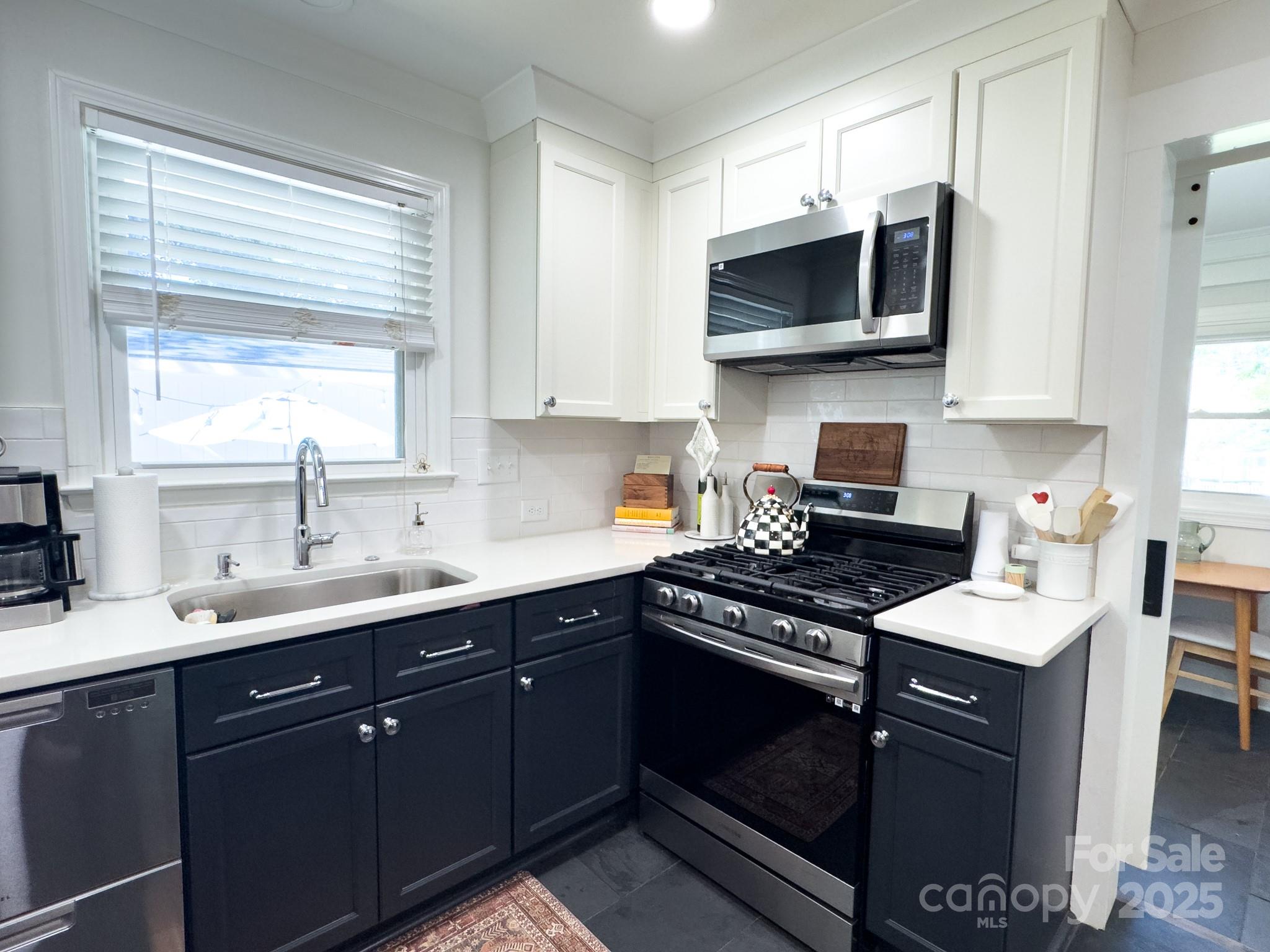 5415 Larchmont Avenue