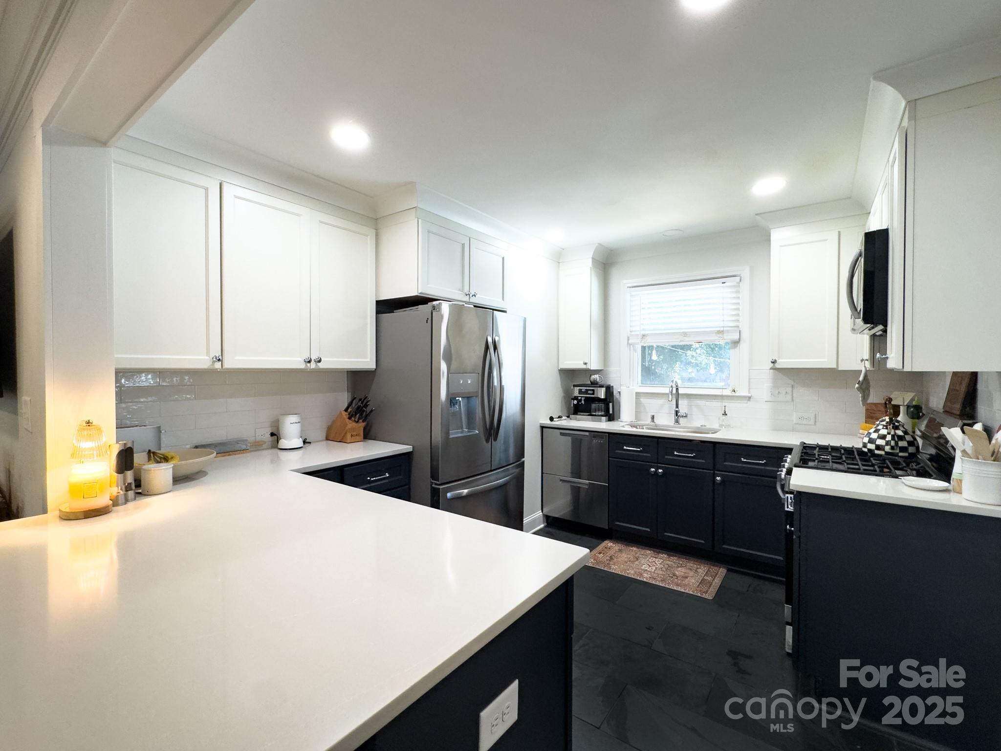 5415 Larchmont Avenue