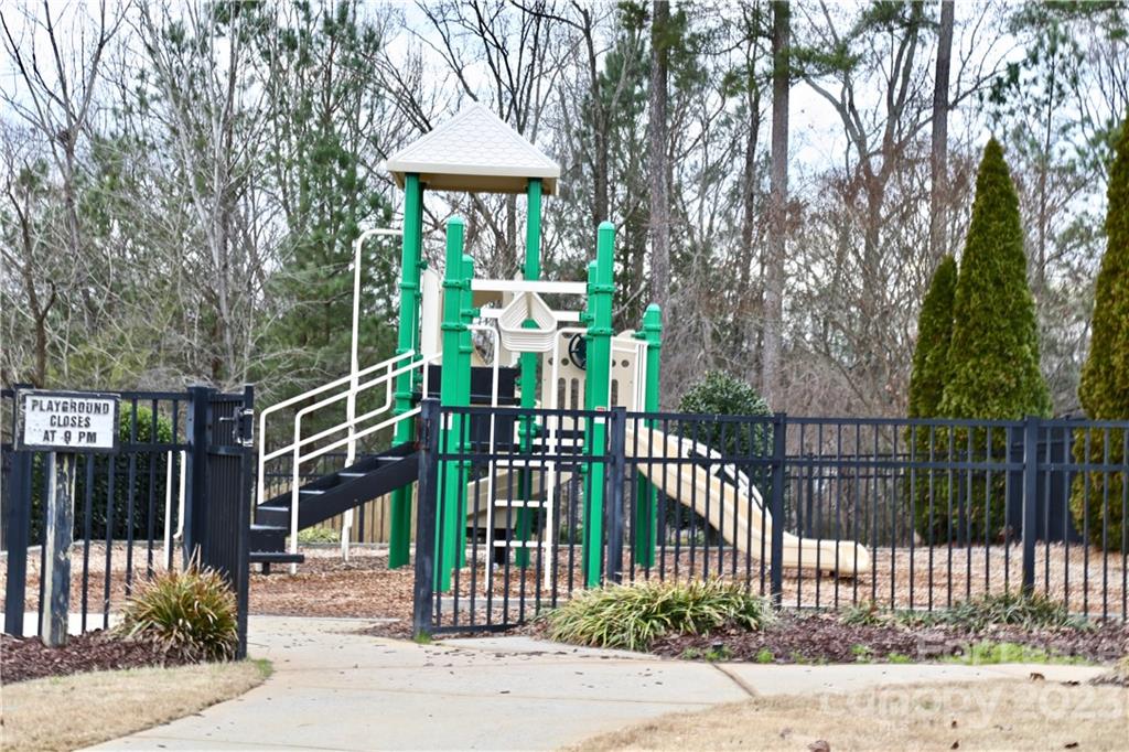 Weston Glen - Residential Lease