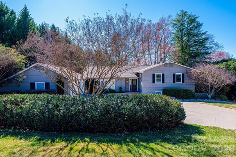 Photo of 2035 2nd Street NW, Hickory, NC 28601 (MLS # 4415635)