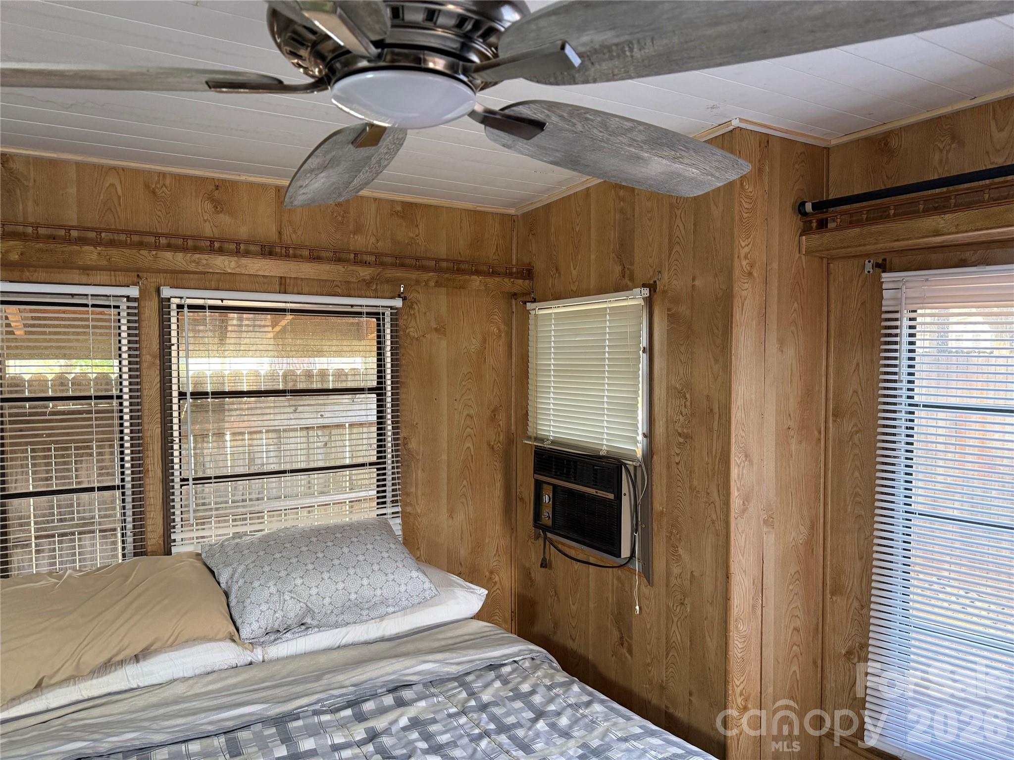 Twin Harbor - Residential