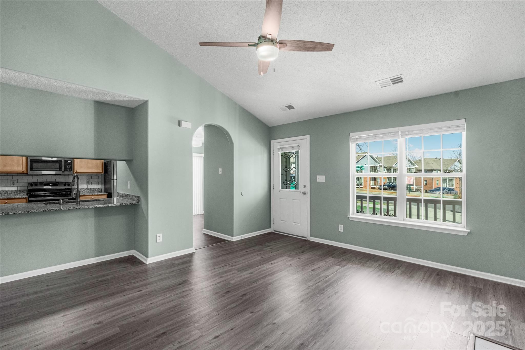 8421 Kings Creek Drive