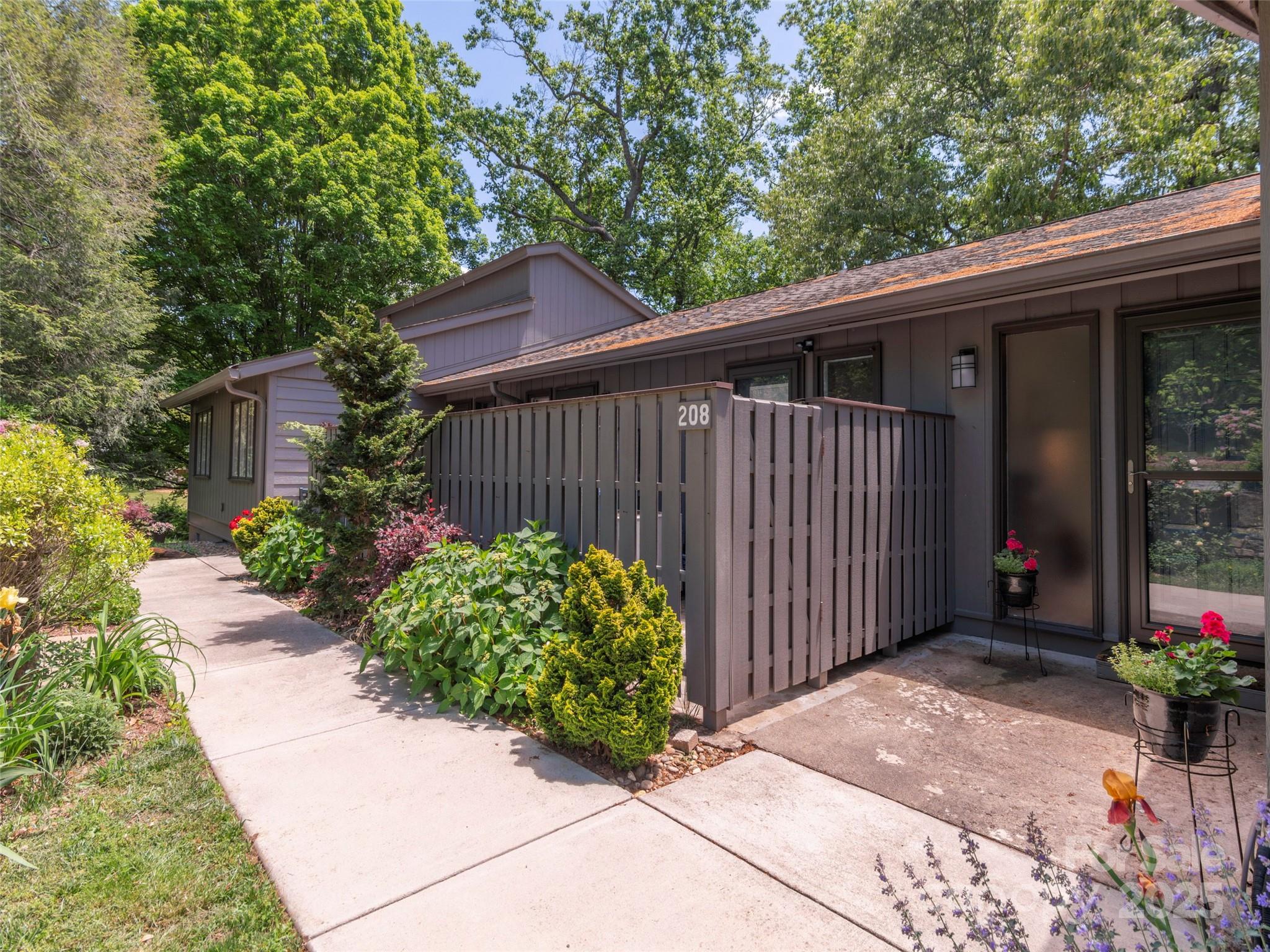 208 Crowfields Drive