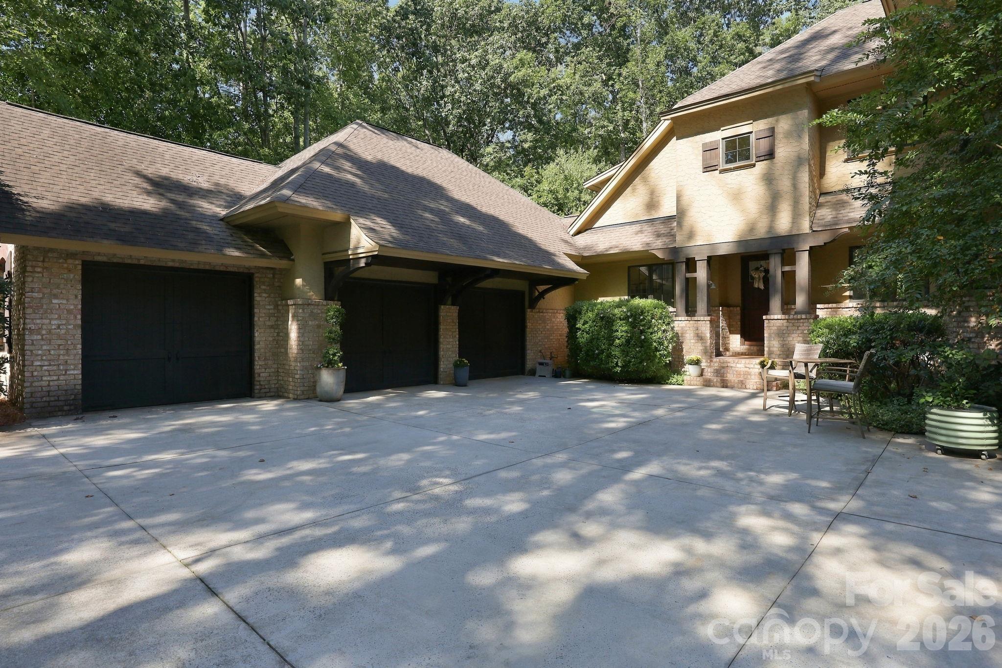 115 Saddle Creek Court