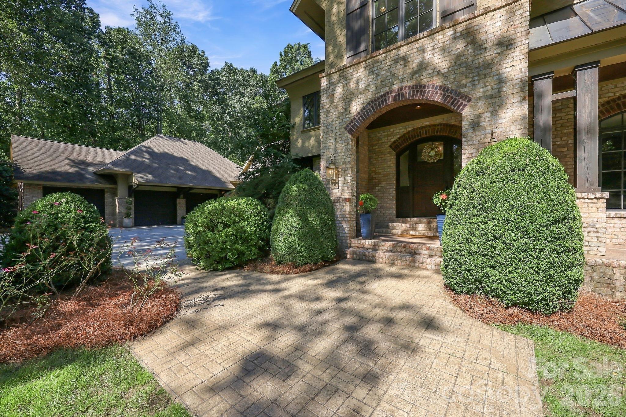115 Saddle Creek Court