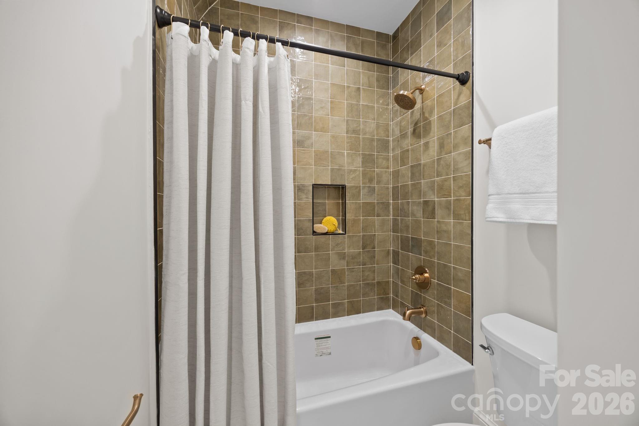 Island Point - Residential