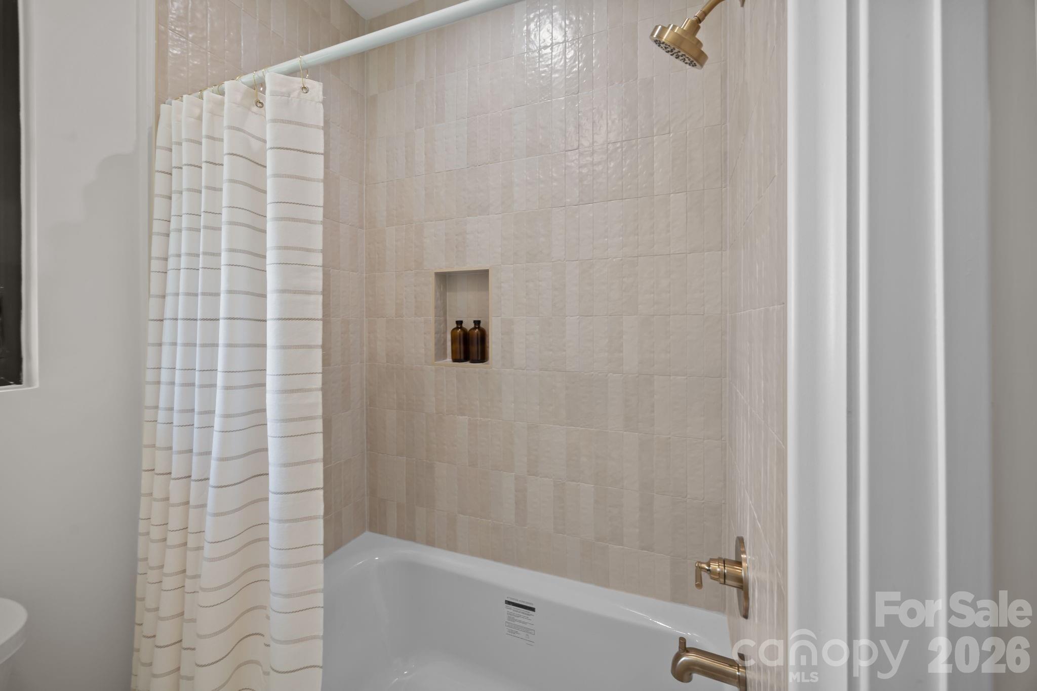 Island Point - Residential