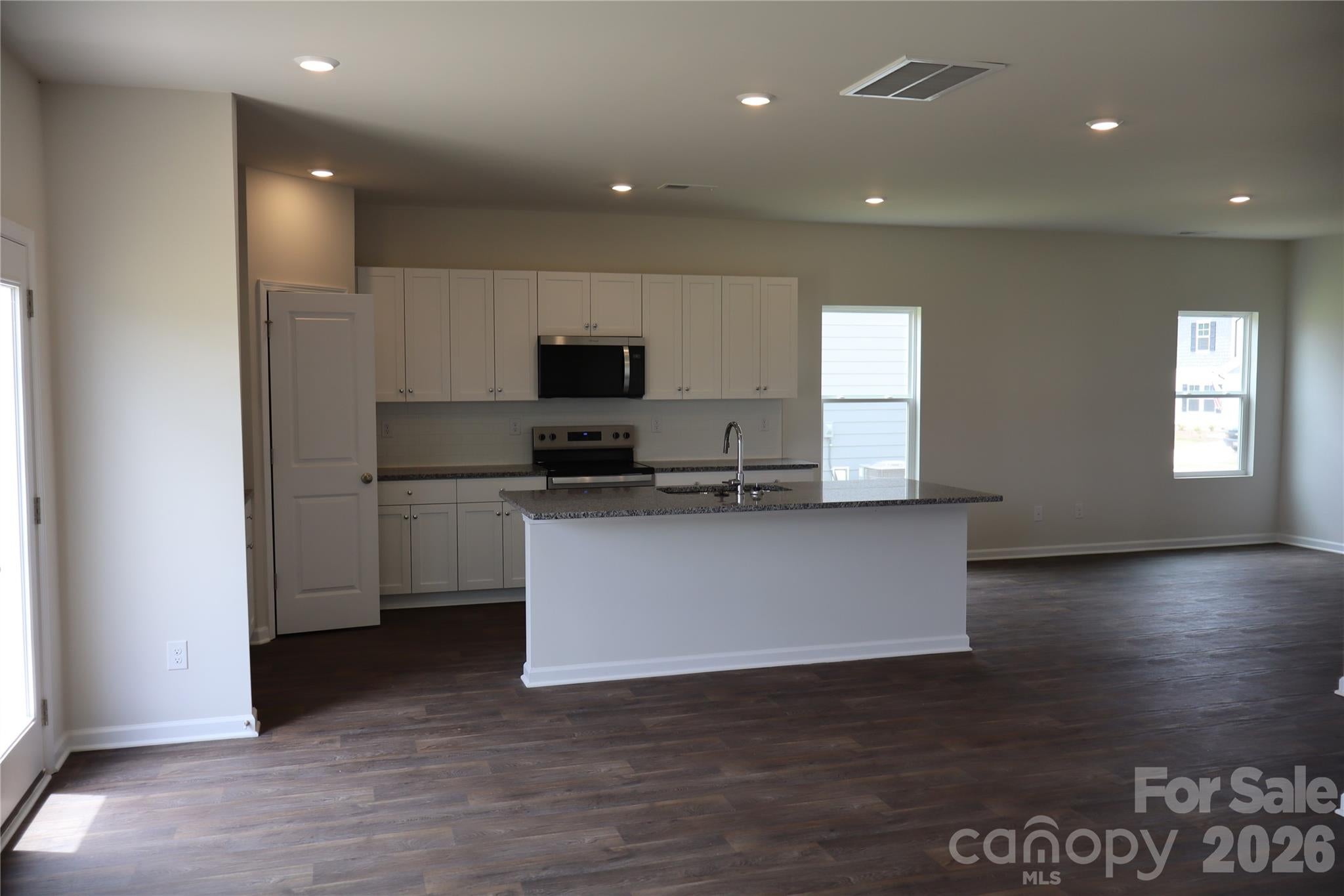 1240 Marble Passage