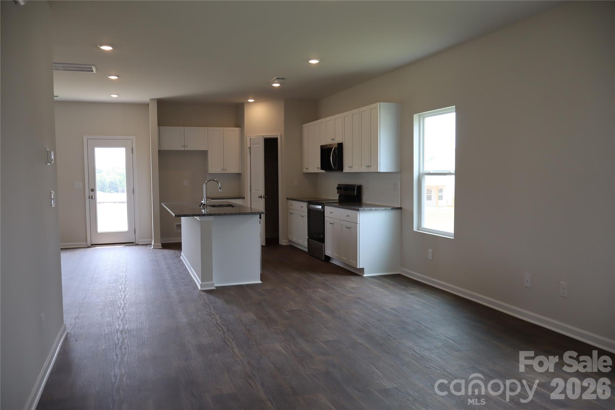 1240 Marble Passage