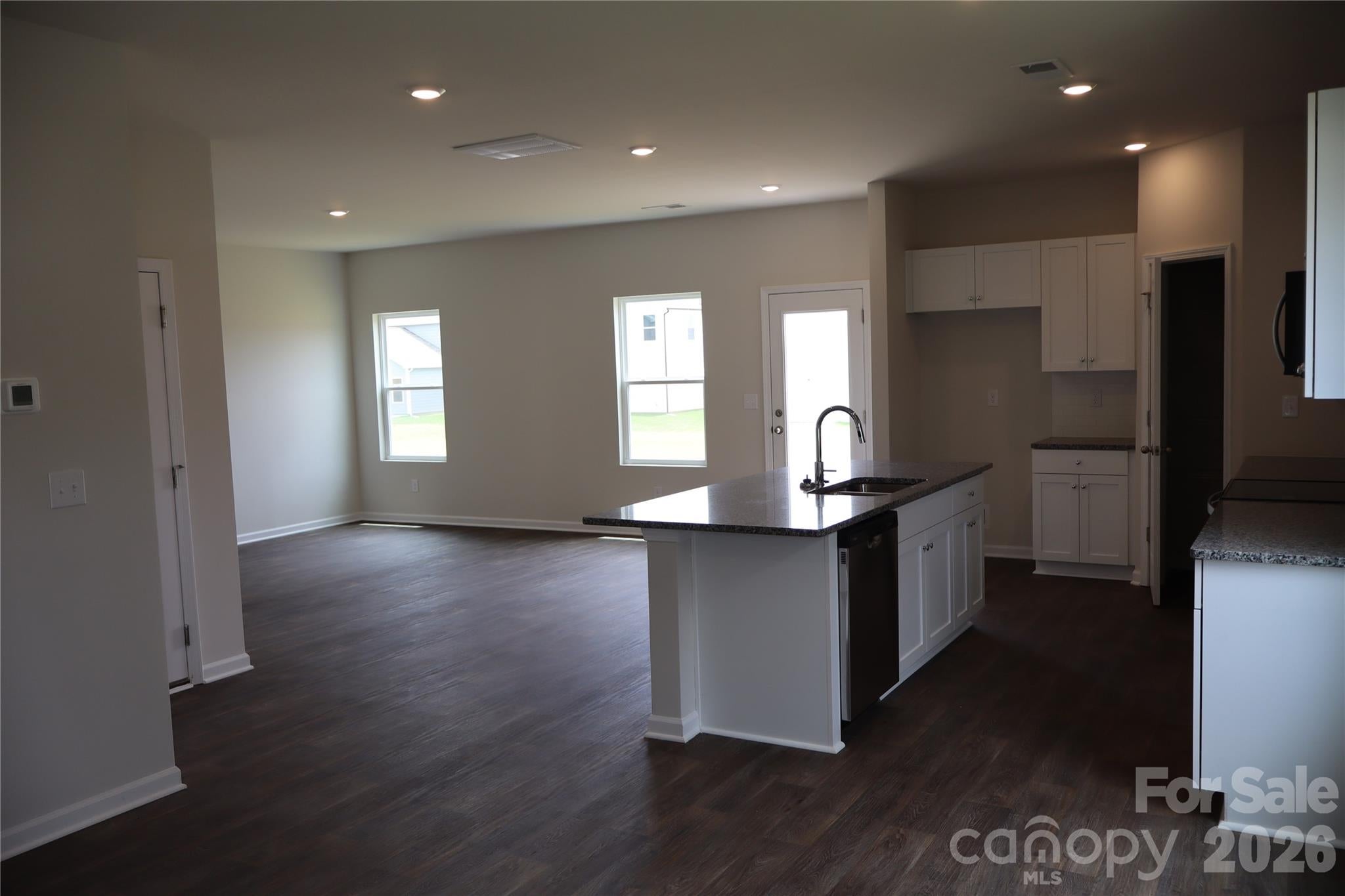 1240 Marble Passage