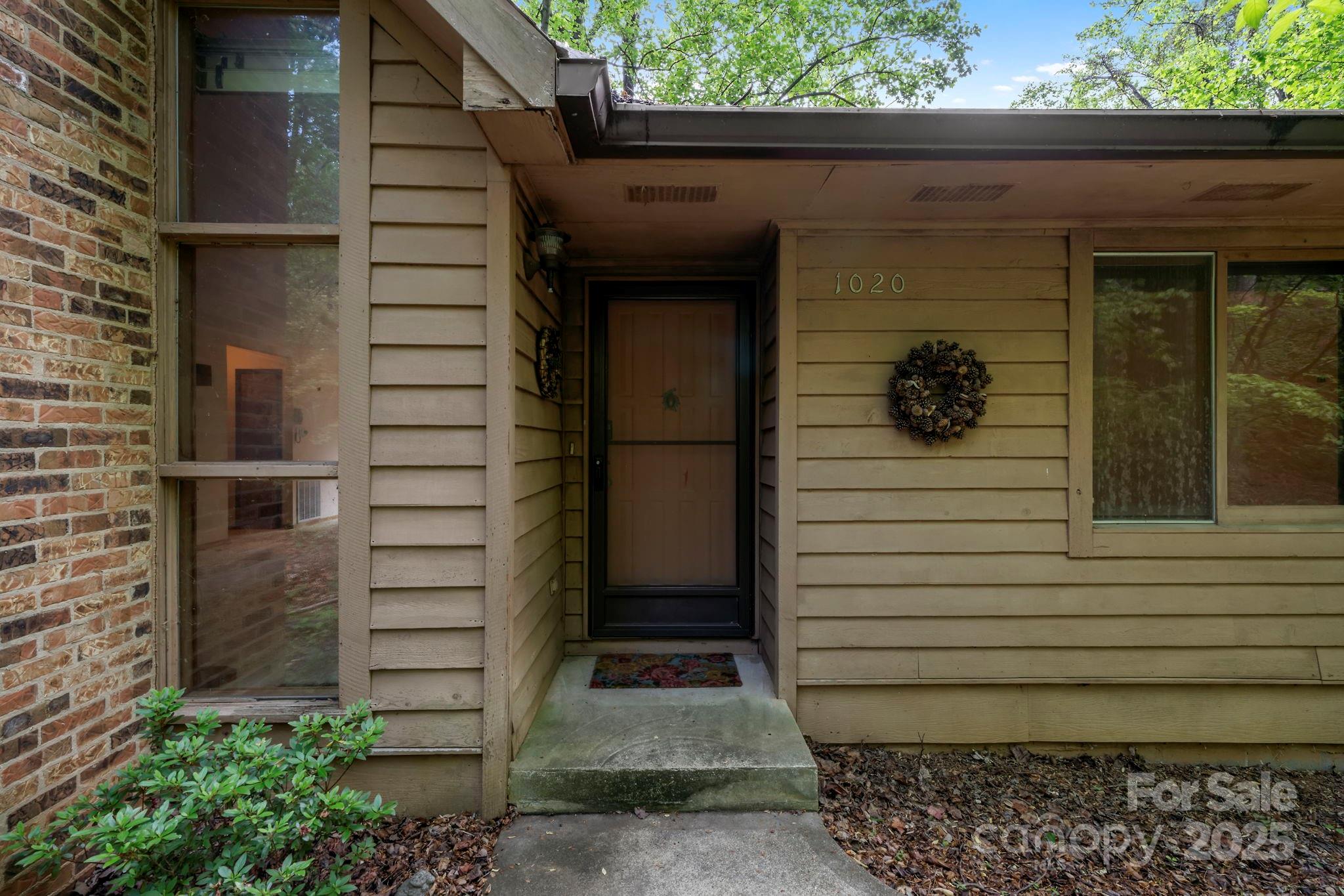 1020 Vineyard Road