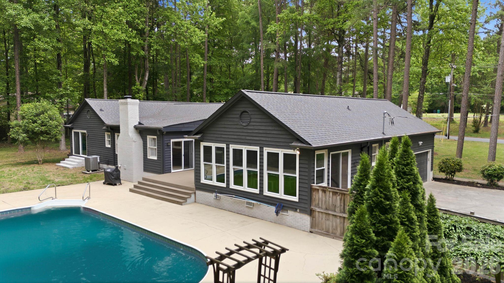 20200 Floral Lane