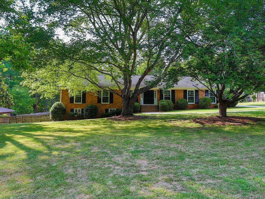 Amazing home in the perfect location between South Park & the Arboretum on a .65 acre lot on a private  cul-de-sac St. Fully renovated: New kitchen solid wood cabinets, granite & SS appliances. New windows, bathrooms, carpet,paint,tile, light fixtures,gorgeous hardwoods. Two fireplaces. Large den prewired for surround sound, wet bar. Laundry on both floors, plenty of storage. Screened porch, fenced yard, inground pool w/new pump & mature landscaping. Perfect home for relaxing and entertaining.