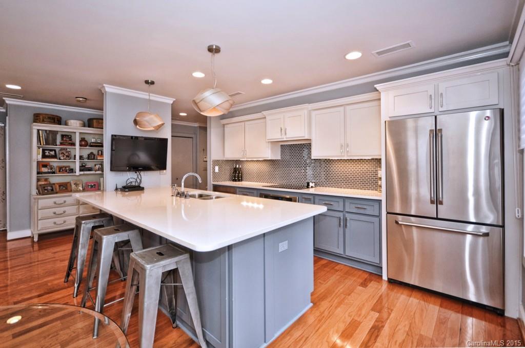 The Lake Club - Residential