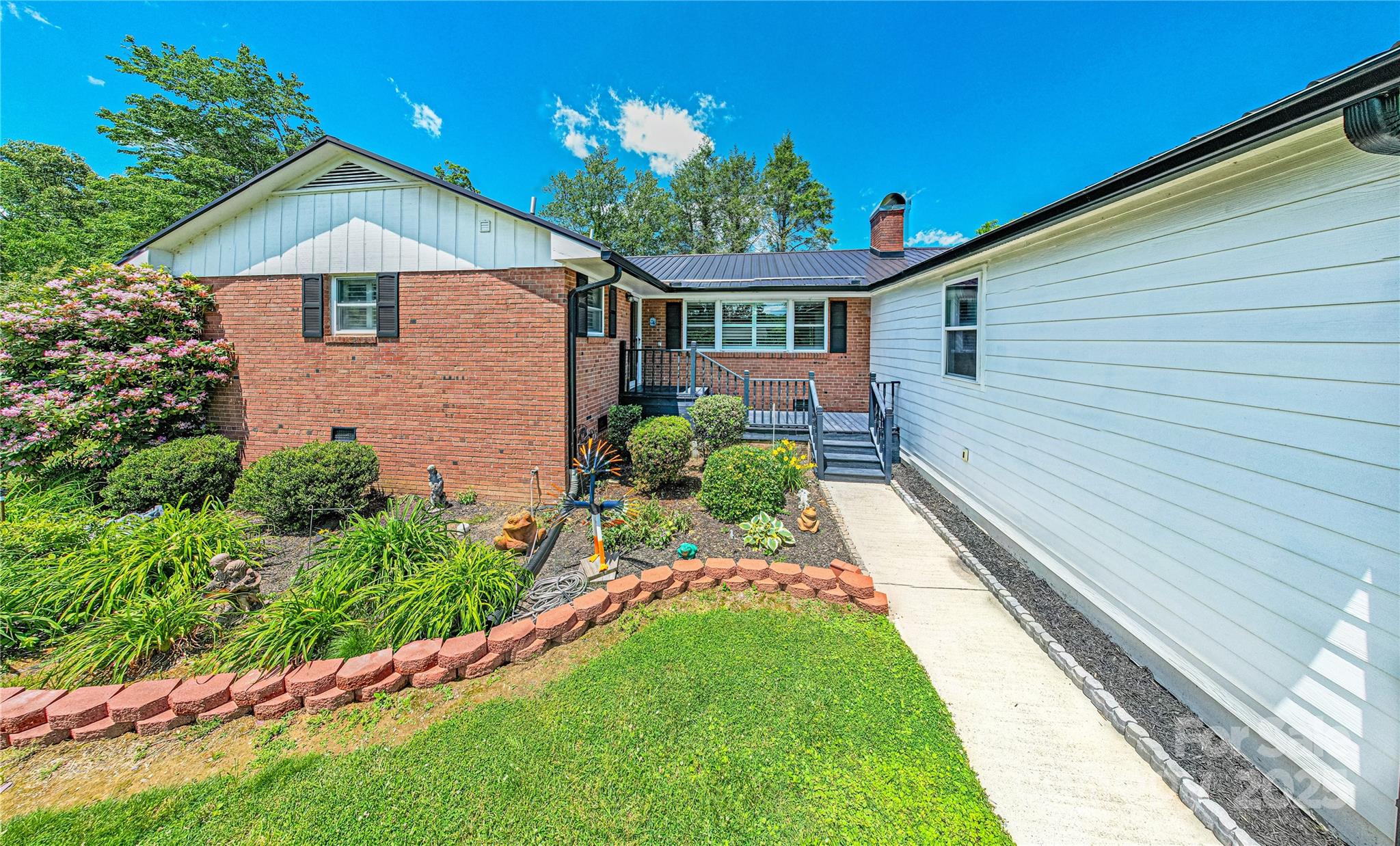 75 Hawthorne Drive