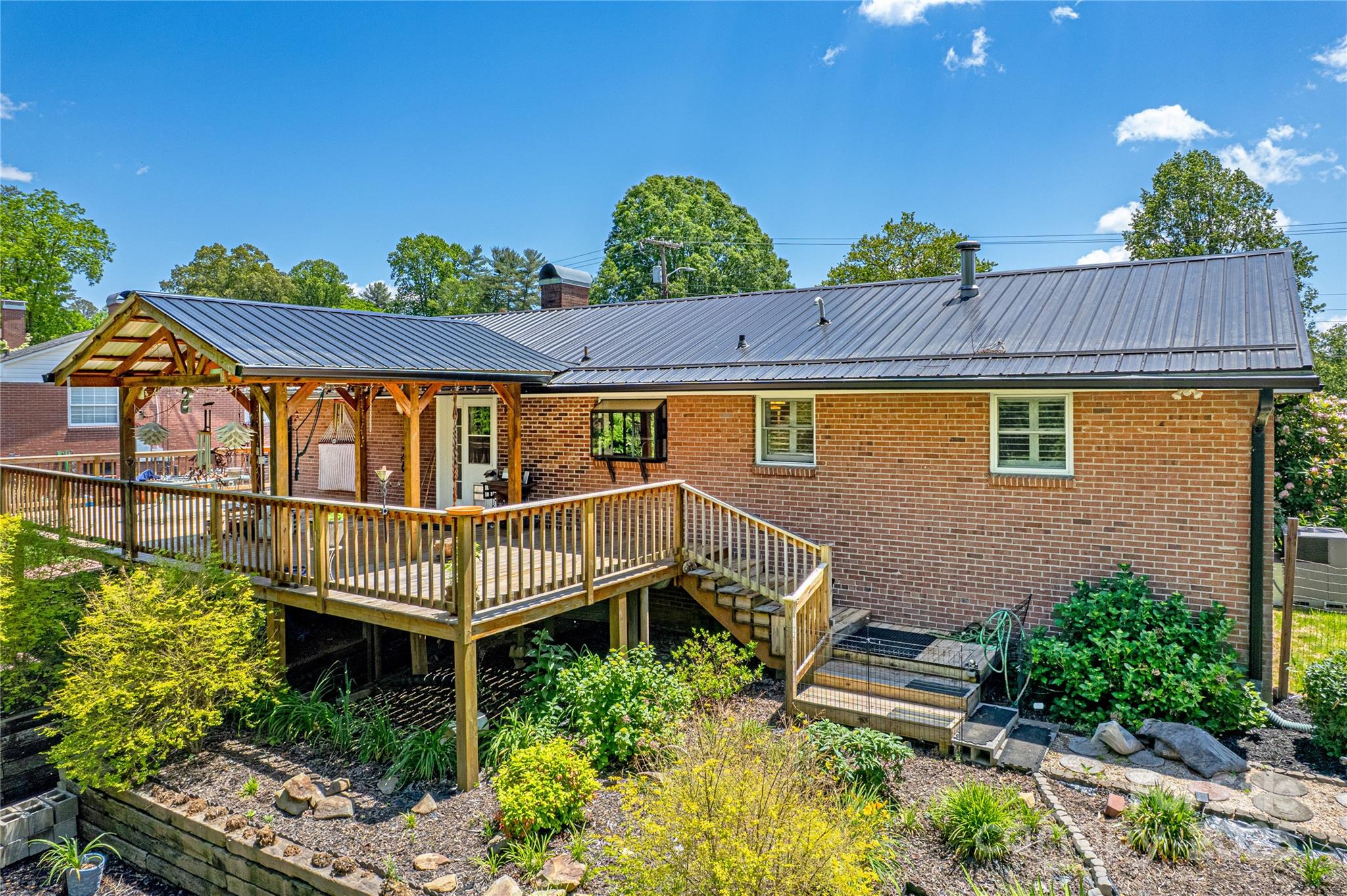 75 Hawthorne Drive