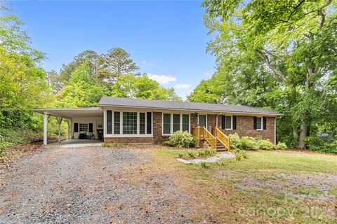 Photo of 1141 Shannon Drive, Wadesboro, NC 28170 (MLS # 4379941)