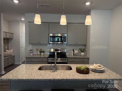 5817 Tuckaseegee Road Charlotte NC 28208