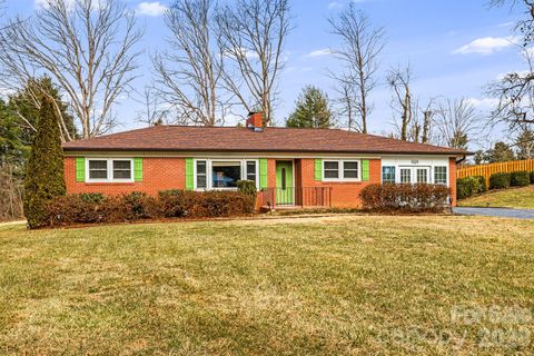 3226 Charlyne Drive Hendersonville NC 28792