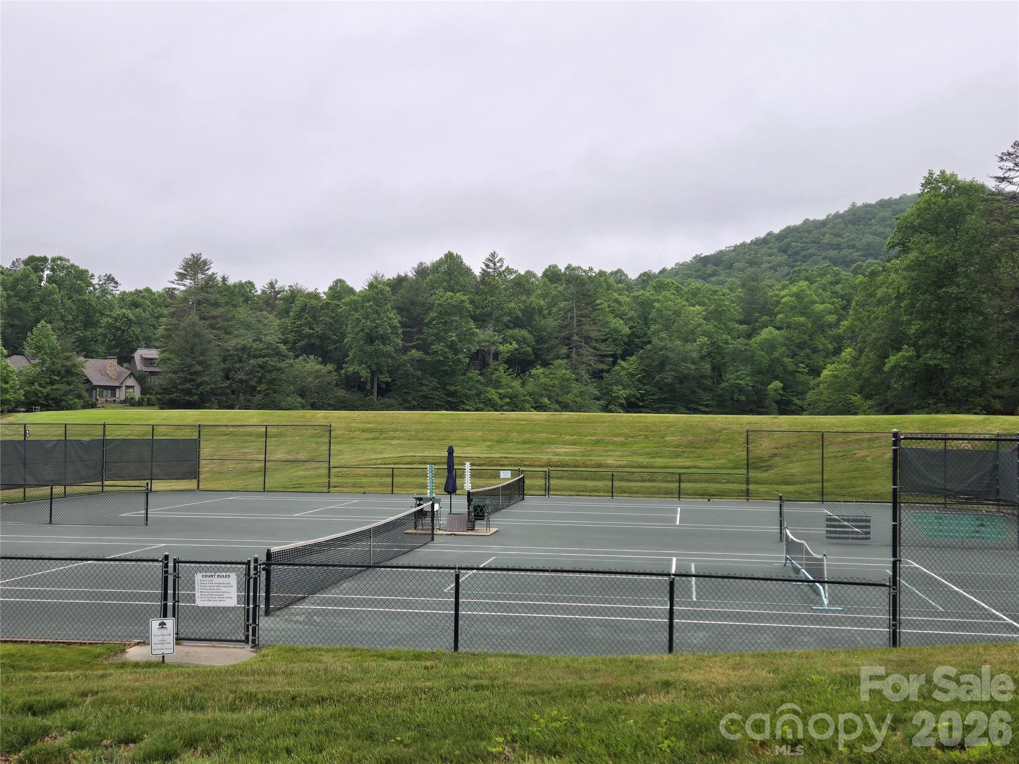 Straus Park - Land