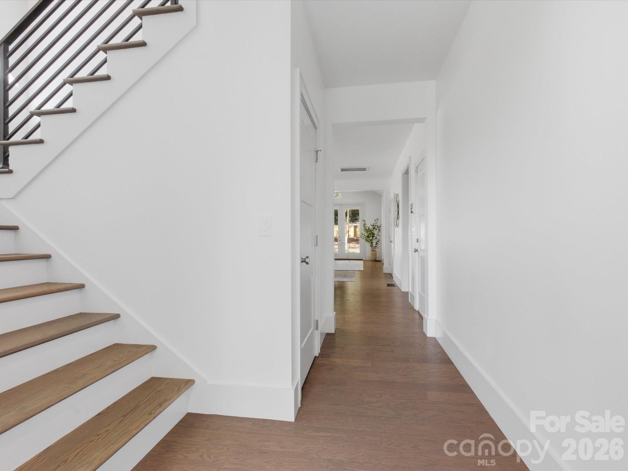 129 S Gardner Avenue
