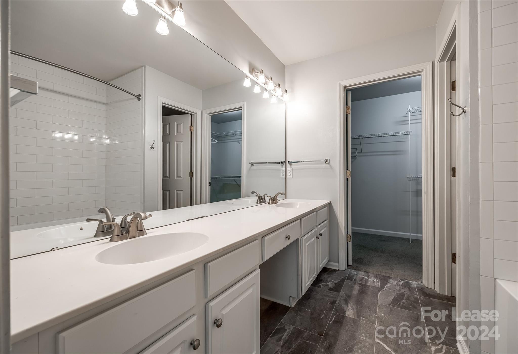 Loren Farms - Residential Lease