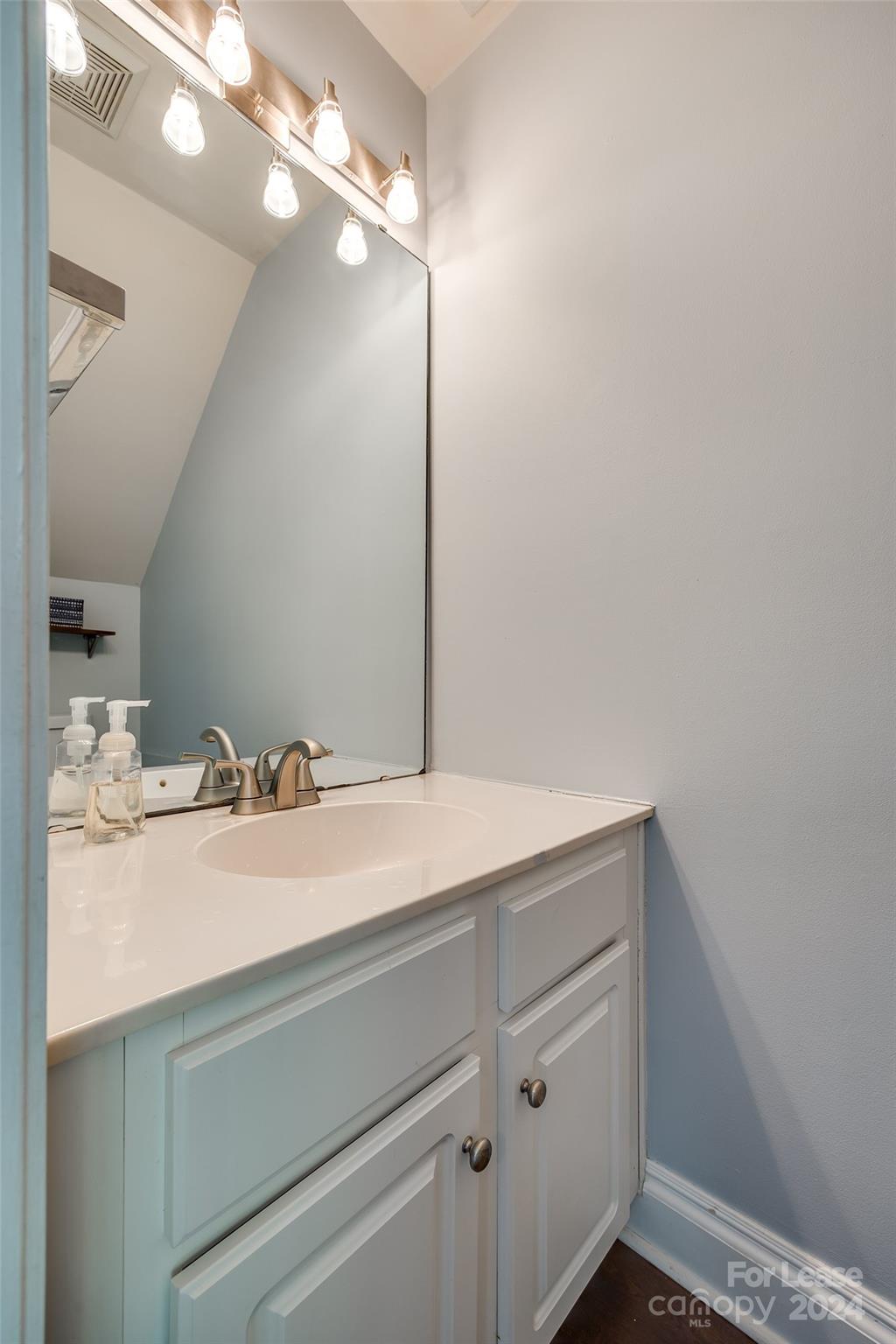 Loren Farms - Residential Lease