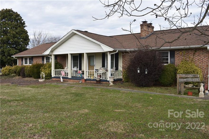 Spacious ranch open concept, L.Rm. Kitchen pine floors ,Fireplace  in Living Rm and Family Rm in basement.
Lower level basement is finished tile floor,Kitchen,Bedrm, Bath, Family rm with fireplace, dining area, also  lots of 
storage, spacious deck to relax and view  ( POND IS NOT ON property.   Owner has a mobile home on the property not occupied at this time.
Being sold as is.

SHOW

Owner had a Contg. offer but the buyers never sold their home yet so sellers are active now.