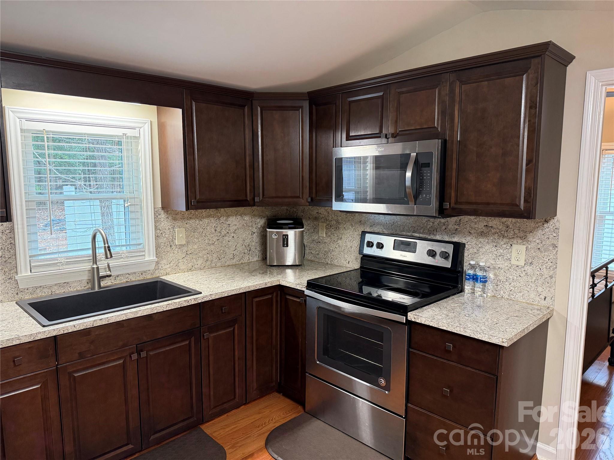 Twin Harbor - Residential