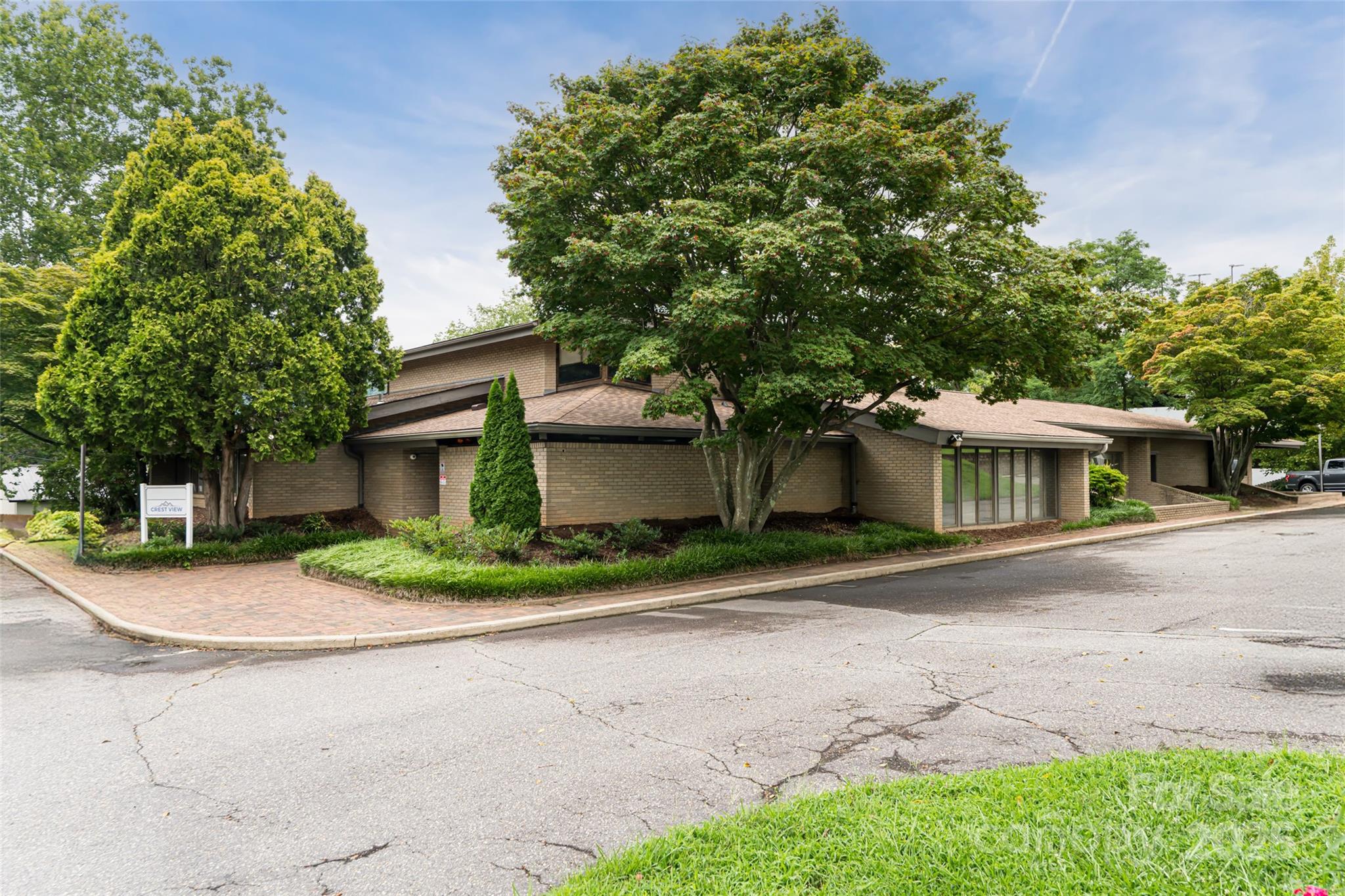 90 Asheland Avenue