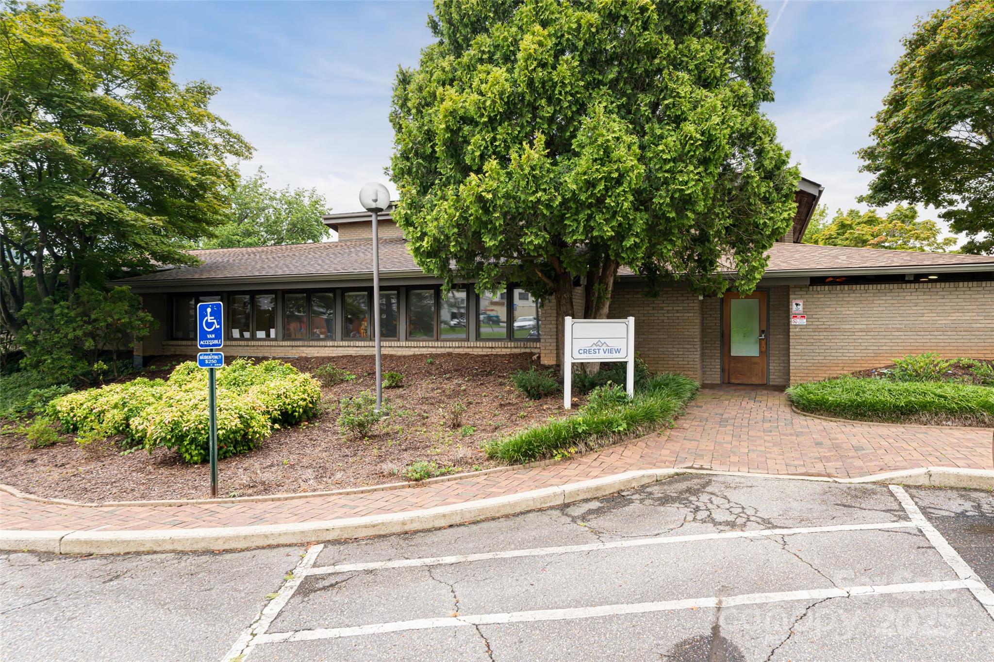 90 Asheland Avenue