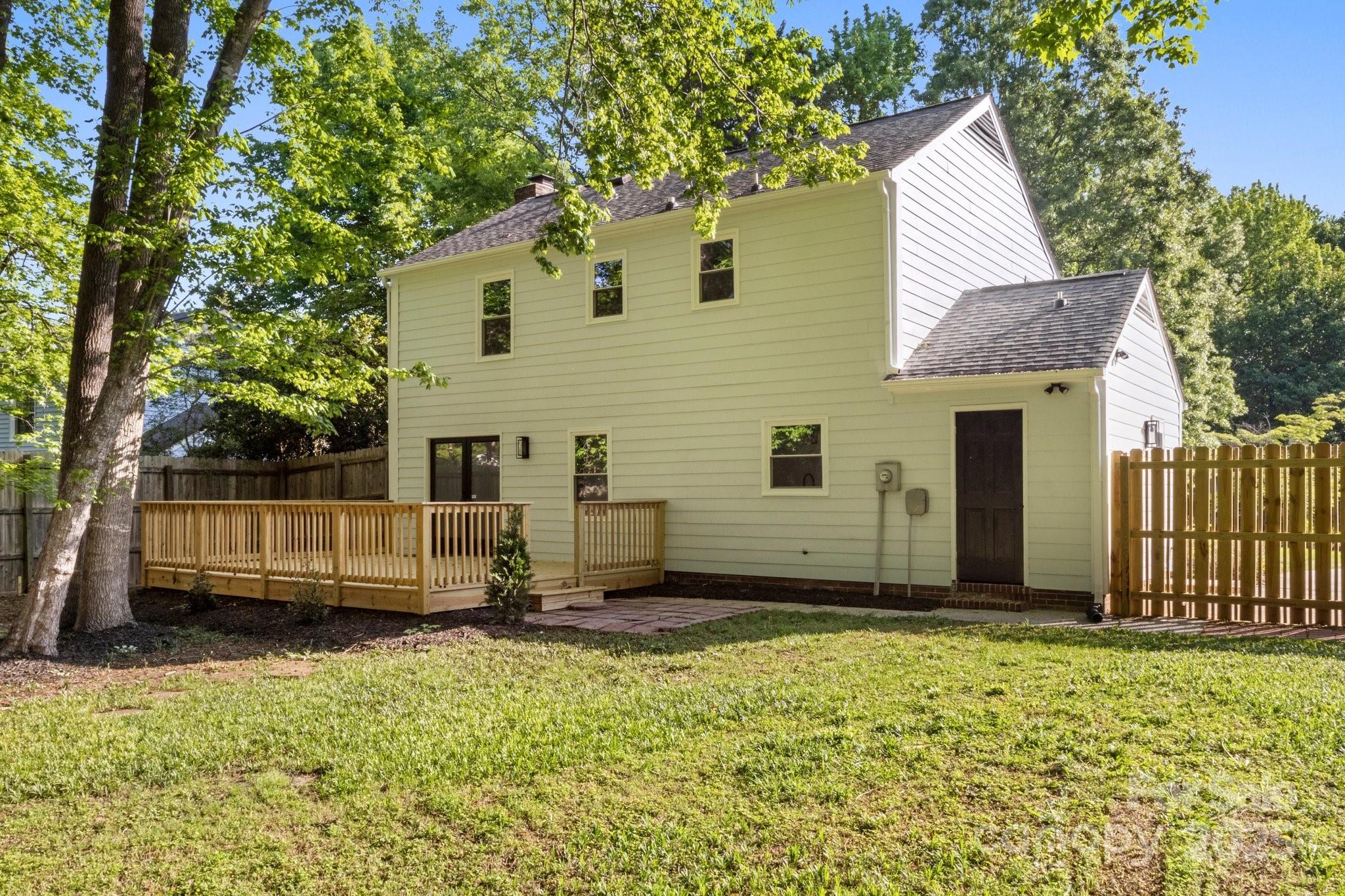 910 Lightwood Drive